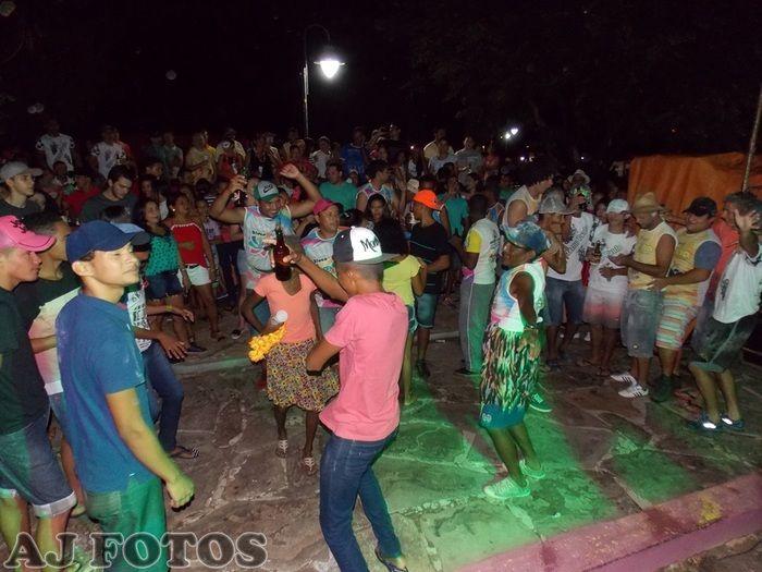 Carnaval contagia foliões. - Imagem 65
