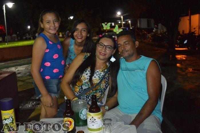 Carnaval contagia foliões. - Imagem 14