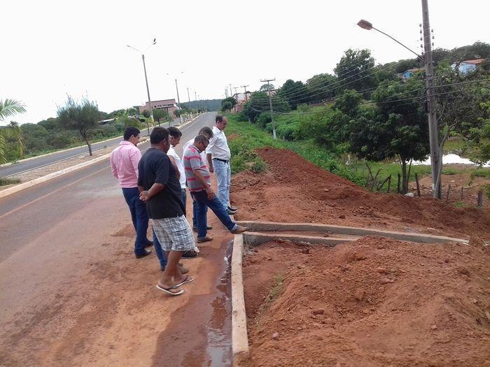 Prefeito Valmir Barbosa visita obras em andamento no município - Imagem 34