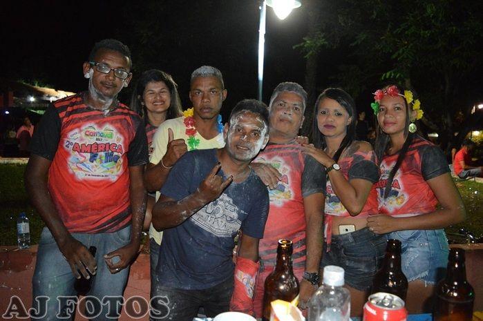 Carnaval contagia foliões. - Imagem 36