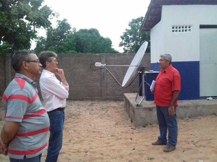 Prefeito Valmir Barbosa visita obras em andamento no município - Imagem 60