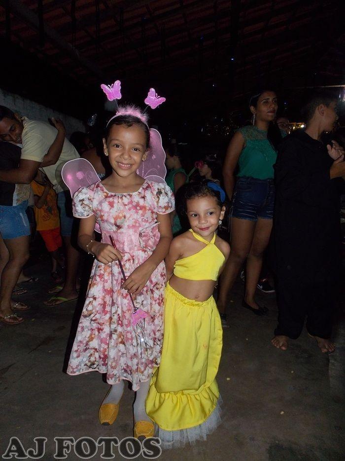 Prefeitura realiza carnaval para as crianças. - Imagem 5