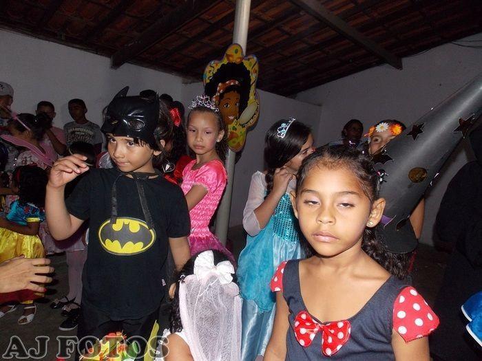 Prefeitura realiza carnaval para as crianças. - Imagem 41