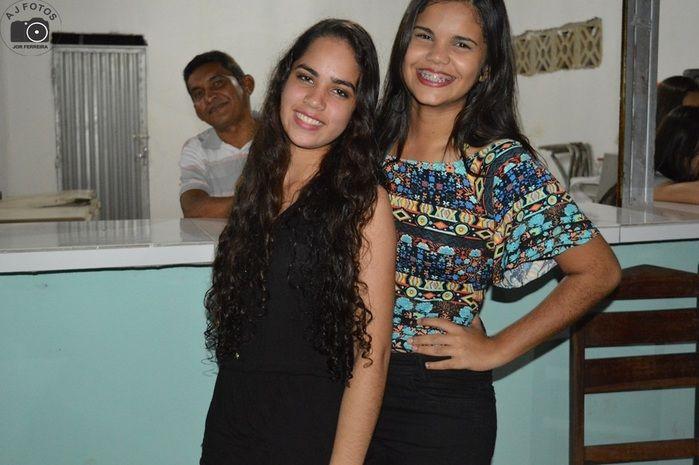 Jantar de aniversário da jovem Elaine. - Imagem 12