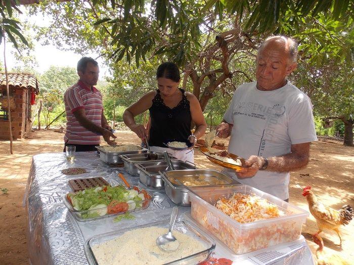 Família realiza almoço de 80 anos do Sr. João Higino. - Imagem 48