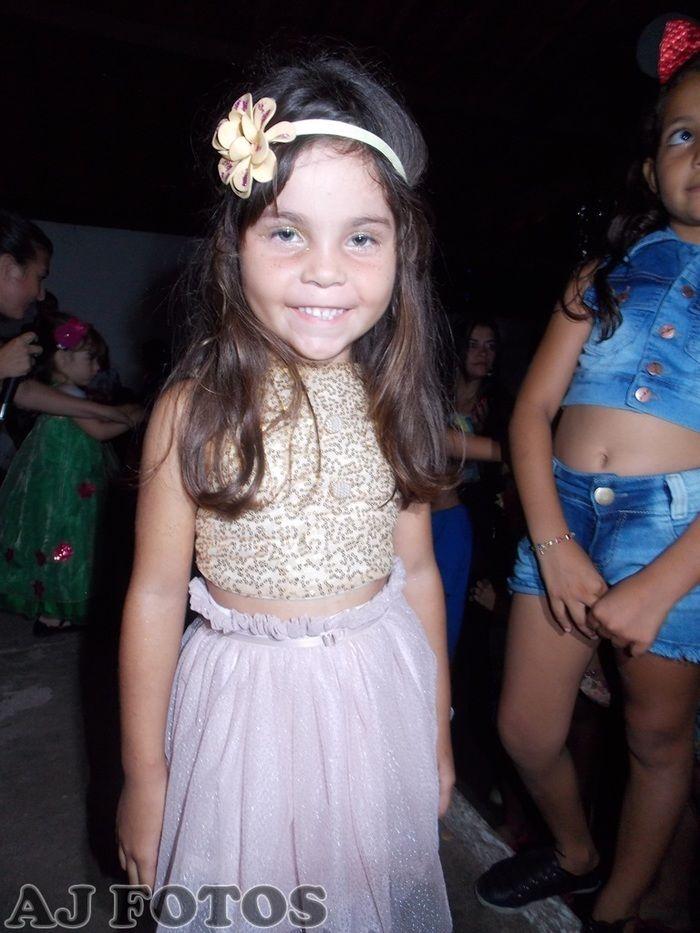 Prefeitura realiza carnaval para as crianças. - Imagem 56