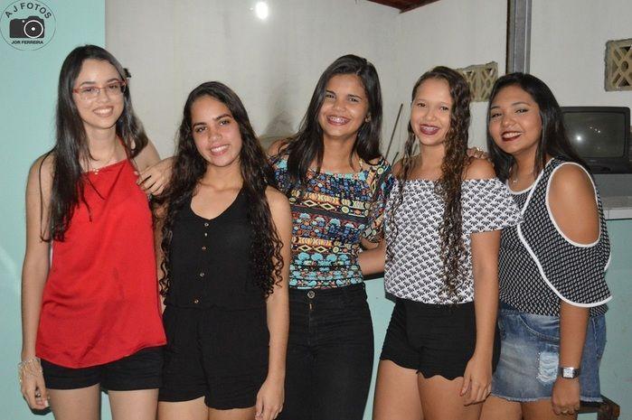 Jantar de aniversário da jovem Elaine. - Imagem 10