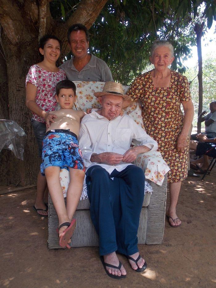 Família realiza almoço de 80 anos do Sr. João Higino. - Imagem 17