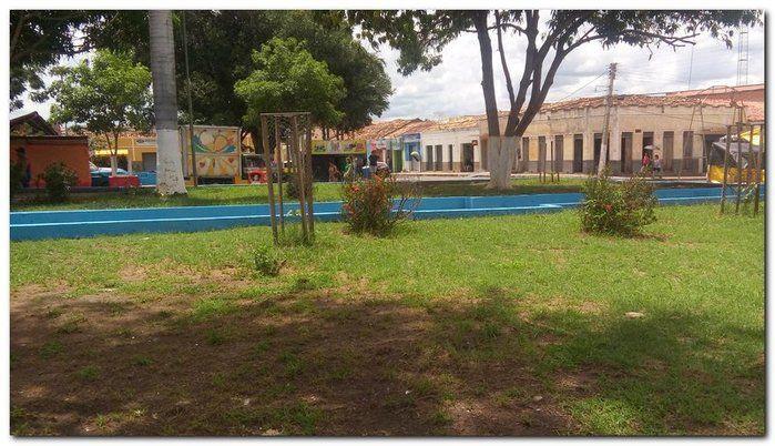 Prefeitura de Inhuma realiza serviço de conservação das Praças  - Imagem 9