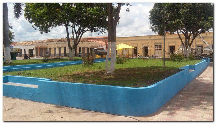 Prefeitura de Inhuma realiza serviço de conservação das Praças  - Imagem 8