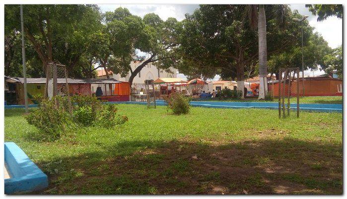 Prefeitura de Inhuma realiza serviço de conservação das Praças  - Imagem 11