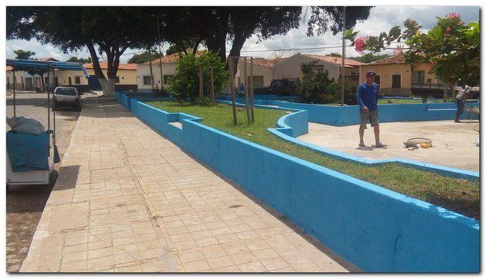 Prefeitura de Inhuma realiza serviço de conservação das Praças  - Imagem 13