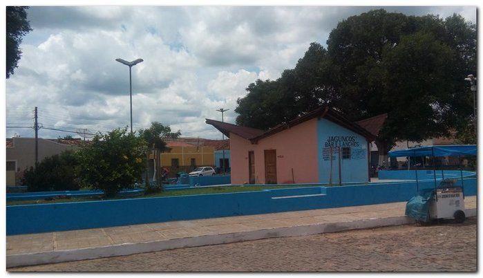 Prefeitura de Inhuma realiza serviço de conservação das Praças  - Imagem 3