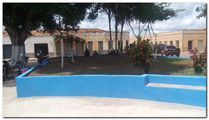 Prefeitura de Inhuma realiza serviço de conservação das Praças  - Imagem 15