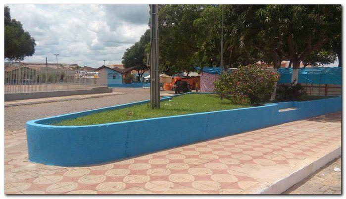 Prefeitura de Inhuma realiza serviço de conservação das Praças  - Imagem 7