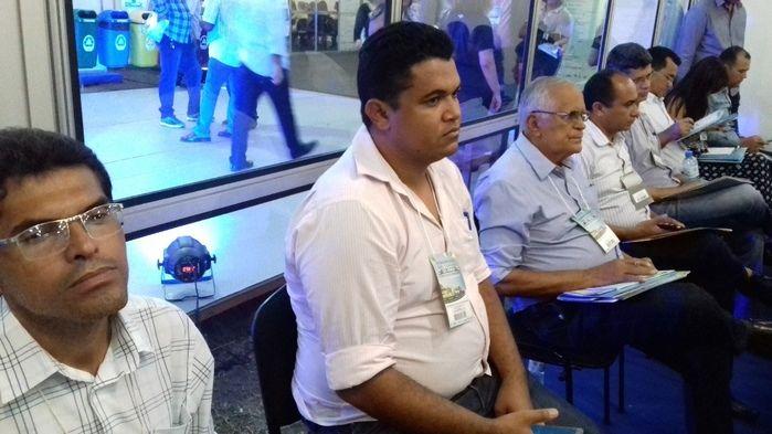 Prefeito Valmir Barbosa, e equipe buscam parcerias no Congresso - Imagem 69