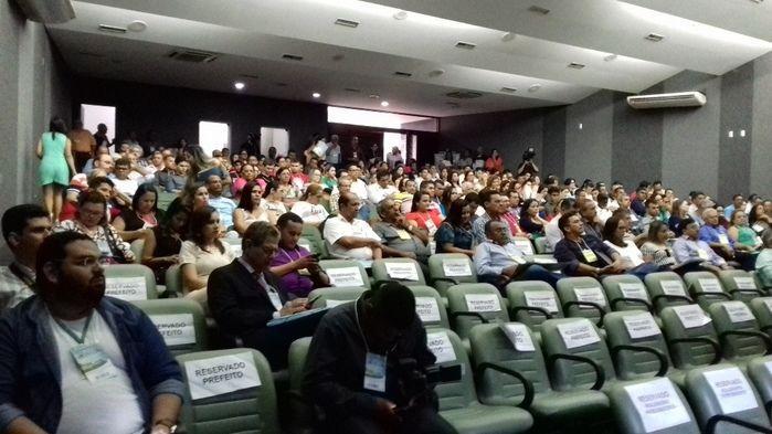 Prefeito Valmir Barbosa, e equipe buscam parcerias no Congresso - Imagem 39