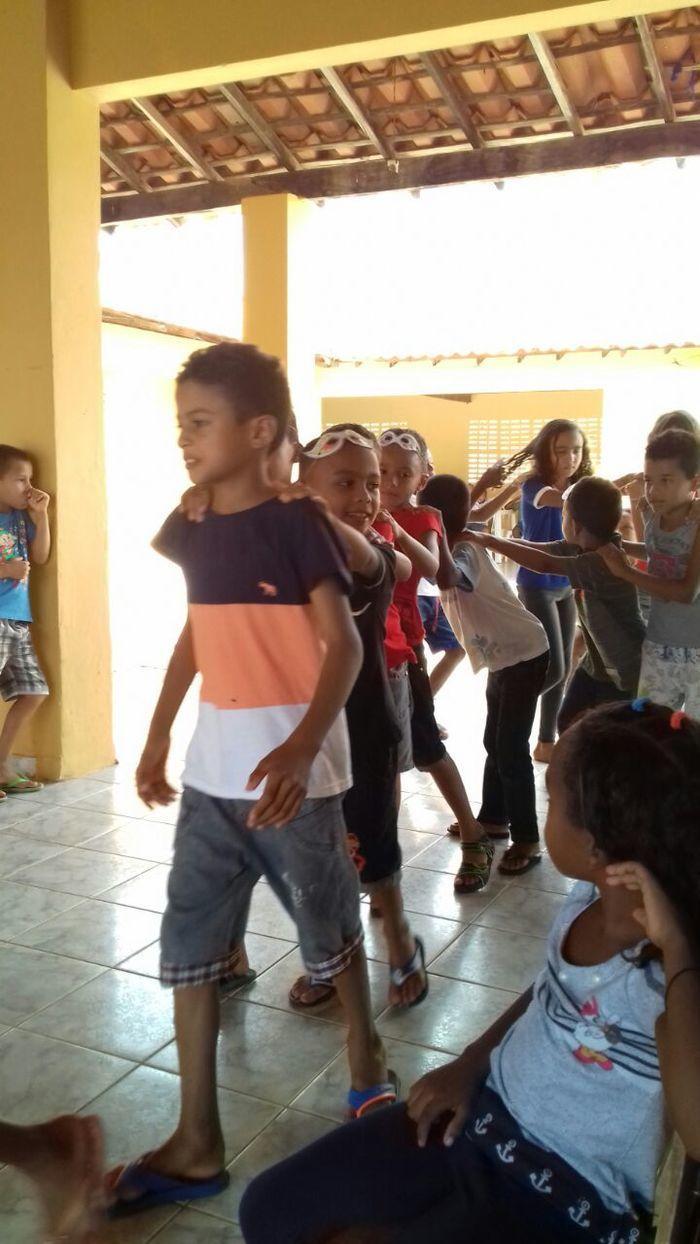 Escola municipal comemora o Carnaval - Imagem 3