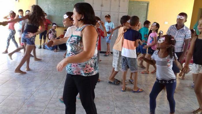 Escola municipal comemora o Carnaval - Imagem 2