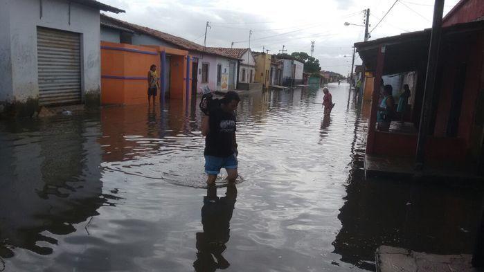 Forte chuva deixa várias famílias desalojadas no litoral do Piauí - Imagem 2