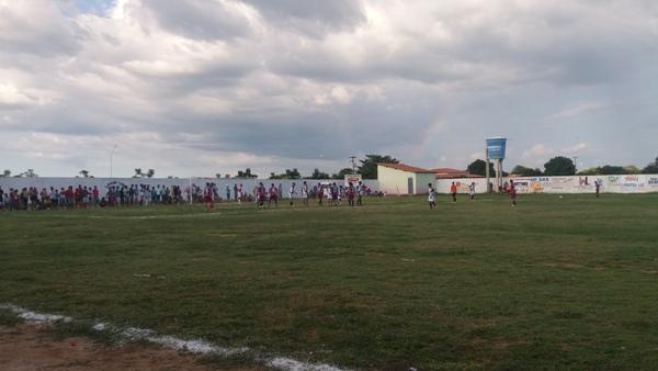 Com três gols de Laércio Varjota vence e esta na semifinal - Imagem 3