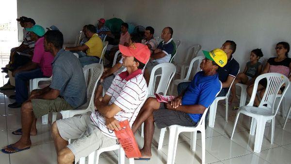 Agricultores participam de reunião sobre sertão irrigado  - Imagem 1