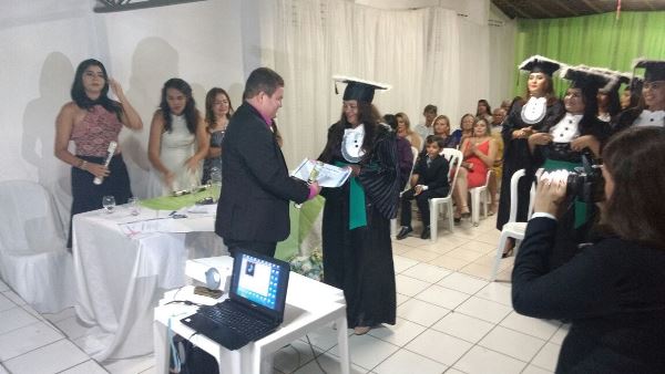 Prefeito Tairo Mesquita participa de formatura em Oeiras - Imagem 5