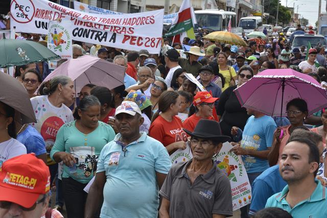 FETAG realiza manifestação contra PEC 287/16  - Imagem 3