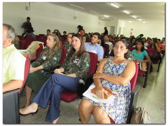 Prefeito de Inhuma participa de plenária realizada por Secretaria  - Imagem 3