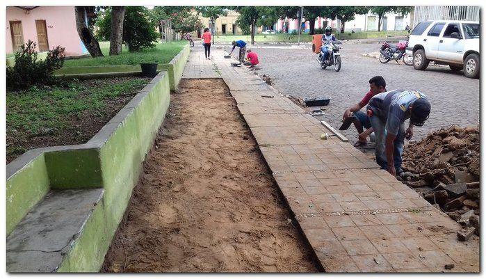 Praça Monsenhor está sendo reformada - Imagem 1