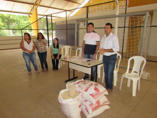 Agricultores do Brejo da Fortaleza Recebem Sementes de Feijão - Imagem 11