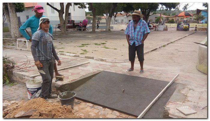 Praça Monsenhor está sendo reformada - Imagem 12
