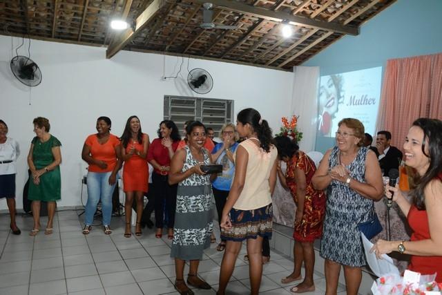 Prefeitura e Câmara realizaram Homenagem as Mulheres - Imagem 39