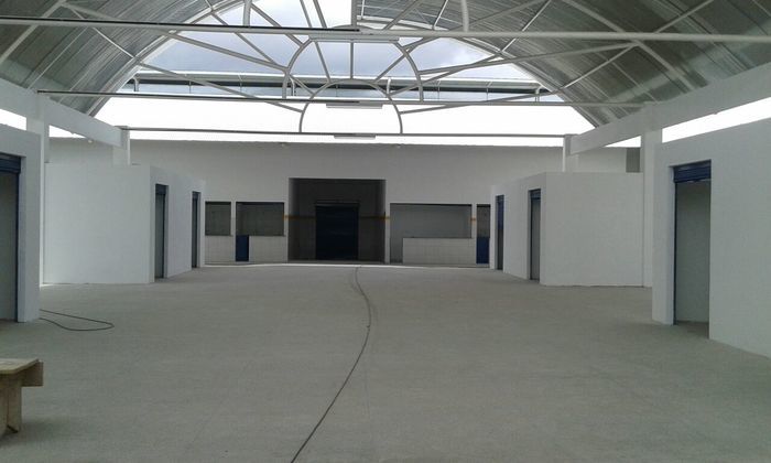 Empresa entrega obra do novo mercado em Beneditinos