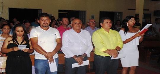 Fieis participam de missa pelo aniversário da cidade  - Imagem 7
