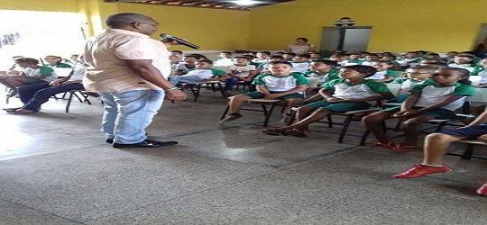 Alunos participam de palestra sobre semana santa  - Imagem 3