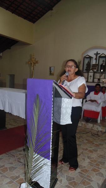 Fieis participam de missa pelo aniversário da cidade  - Imagem 13