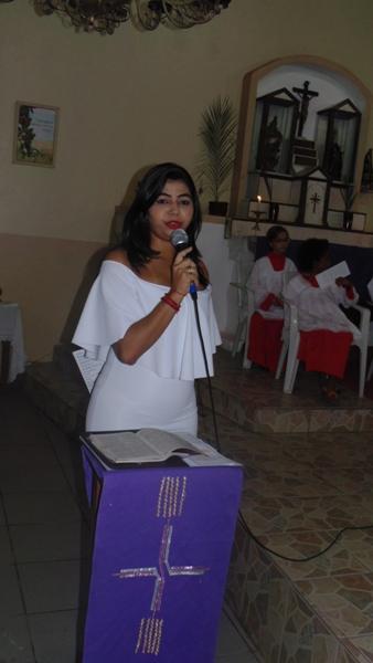 Fieis participam de missa pelo aniversário da cidade  - Imagem 16