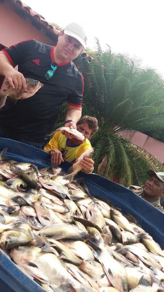 População recebe peixe para o consumo durante a semana santa  - Imagem 2