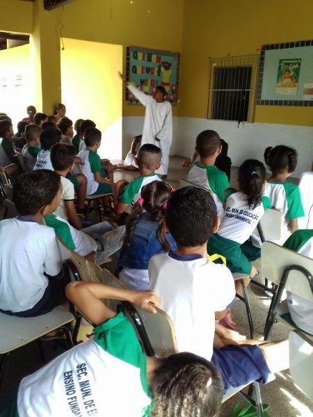 Alunos participam de palestra sobre semana santa  - Imagem 4