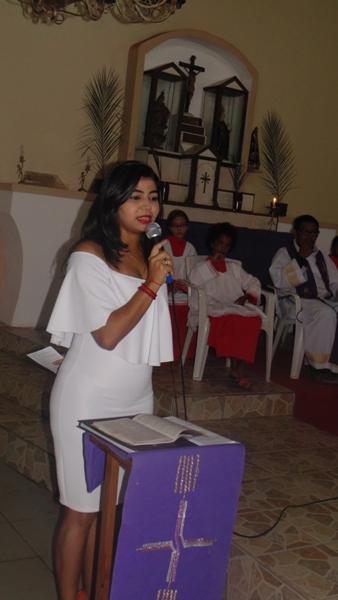 Fieis participam de missa pelo aniversário da cidade  - Imagem 17