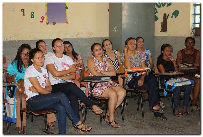Secretaria de Educação entrega livros para professores - Imagem 4