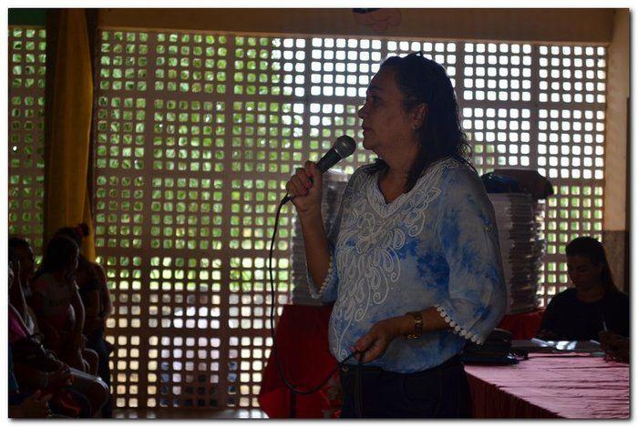 Secretaria Municipal de Educação entrega livros didáticos  - Imagem 8