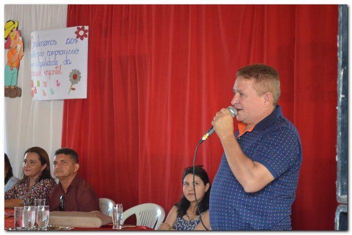 Secretaria Municipal de Educação entrega livros didáticos  - Imagem 10