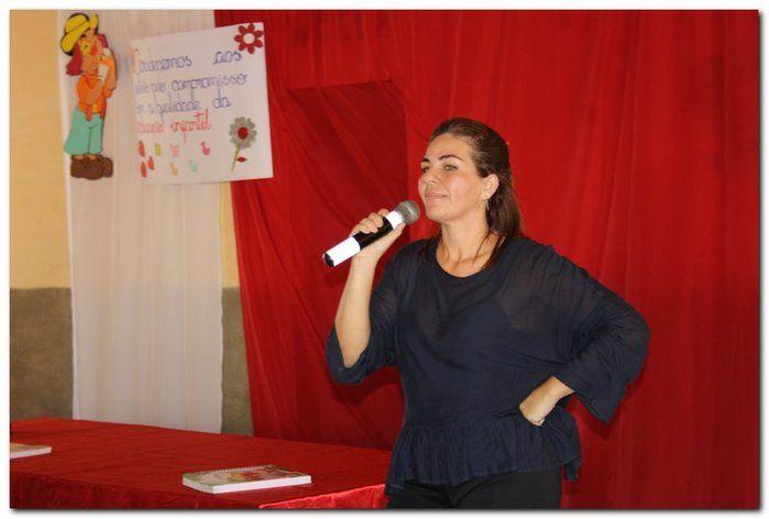 Secretaria Municipal de Educação entrega livros didáticos  - Imagem 27