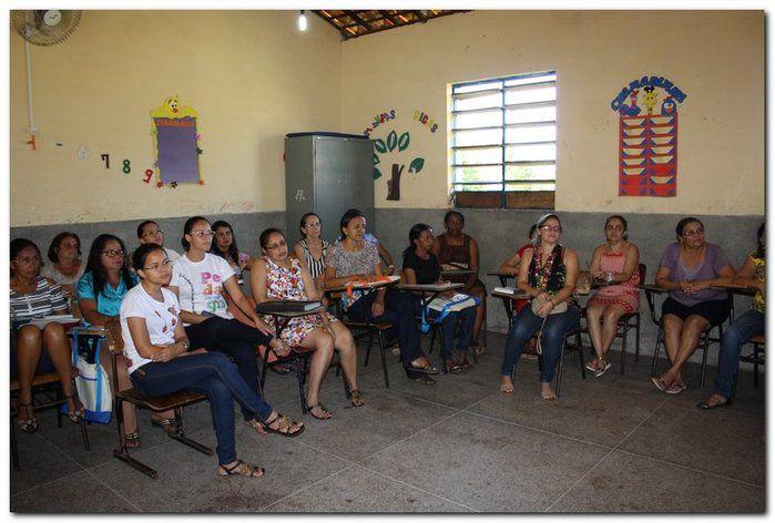 Secretaria de Educação entrega livros para professores - Imagem 3