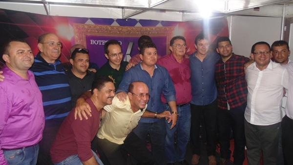 Show com Vicente Nery encerra programação de aniversário da cidade - Imagem 19