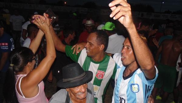 Com dois gols de Zé Flavio Matroá vence o campeonato municipal - Imagem 25