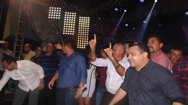 Show com Vicente Nery encerra programação de aniversário da cidade - Imagem 18