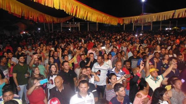 Veja fotos do show de Vicente Nery em Santo Inácio   - Imagem 59